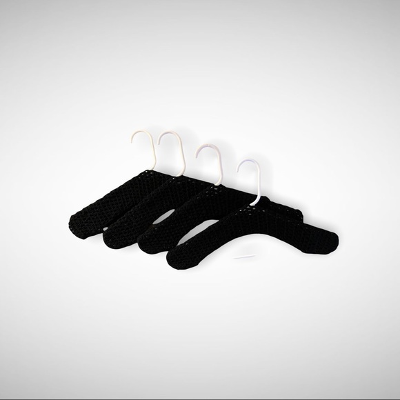 Set of 4 black crocheted covered hangers. Anti slip, anti shoulder marks. - Picture 1 of 3